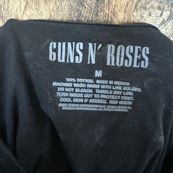 Vintage Inspired Distressed Guns and Roses Appetite for Destruction Tee - Picture 4 of 4